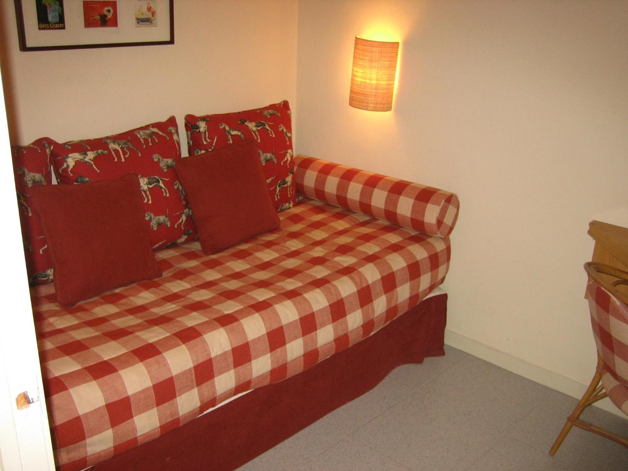 Apartament Sant Jordi Girona 97 *