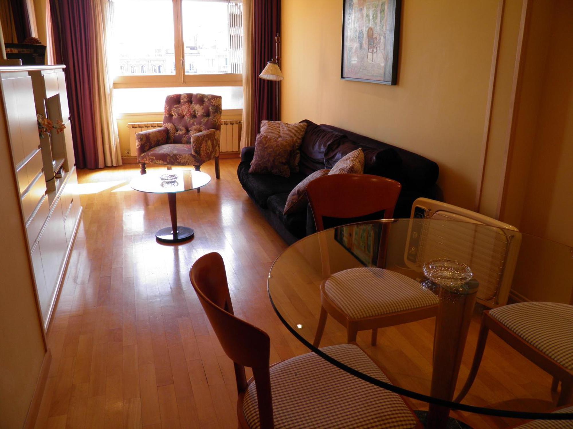 Apartament Sant Jordi Girona 97 *