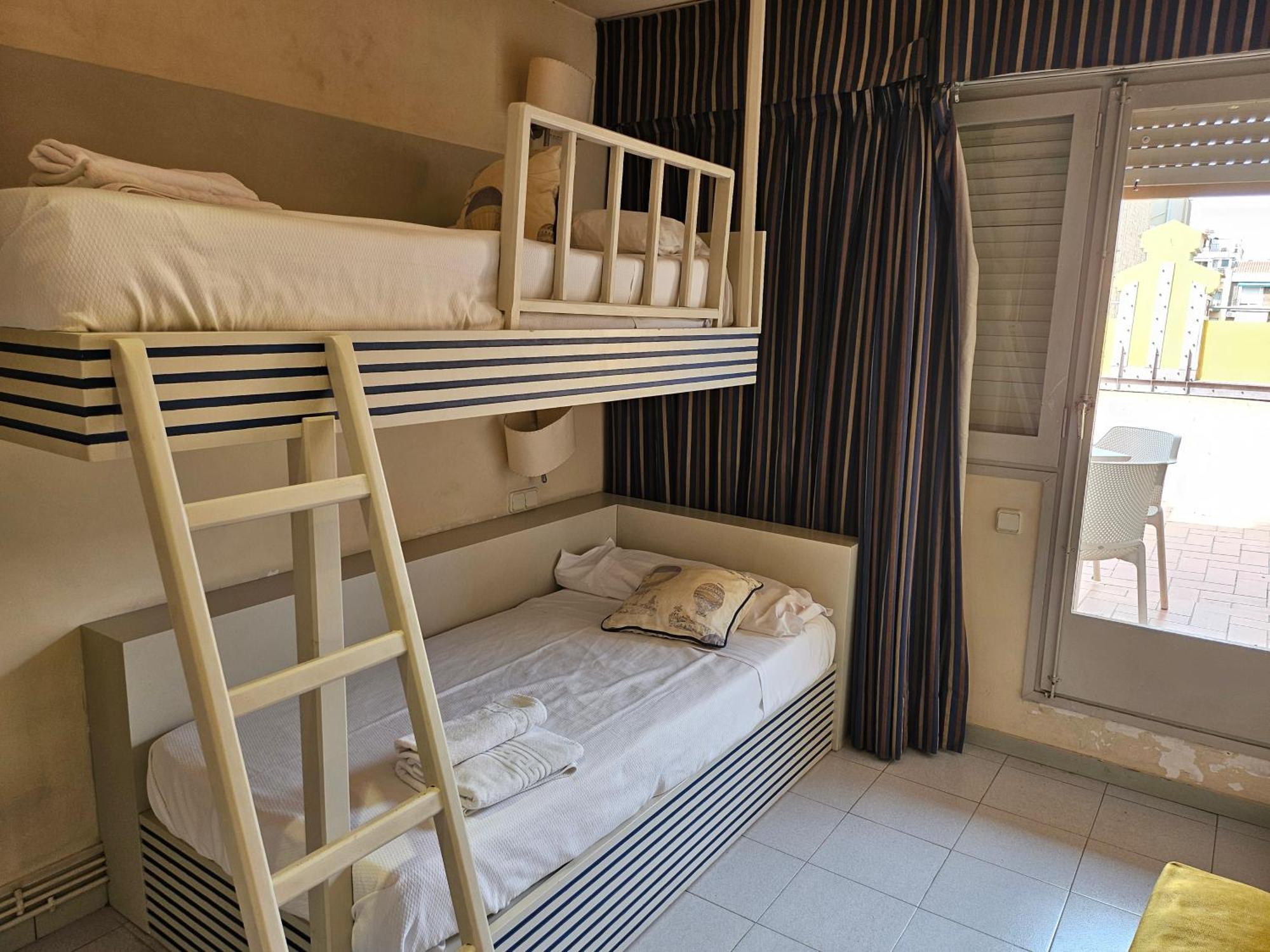 Sant Jordi Girona 97 Apartament *