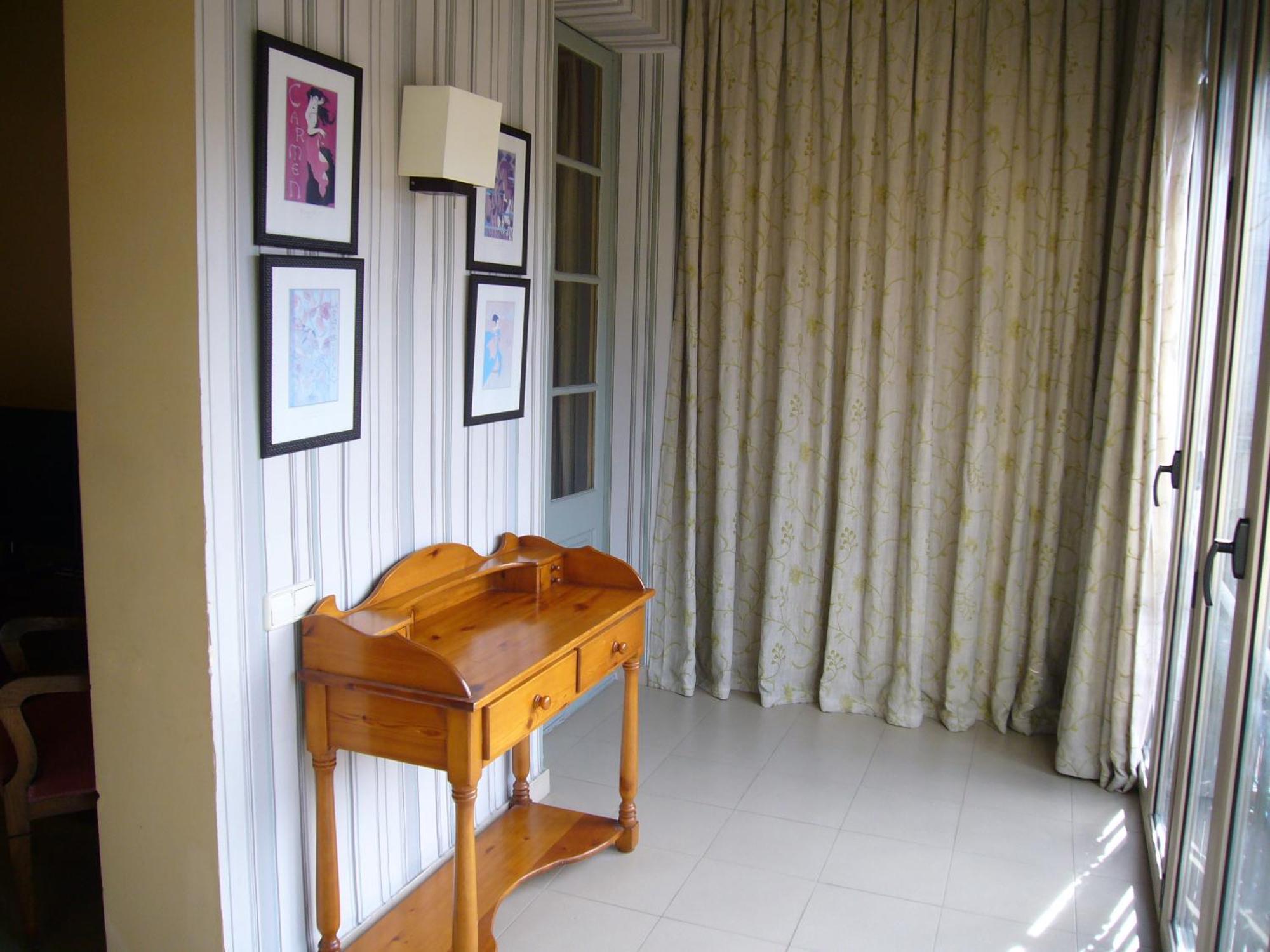 Appartement Sant Jordi Girona 97 *